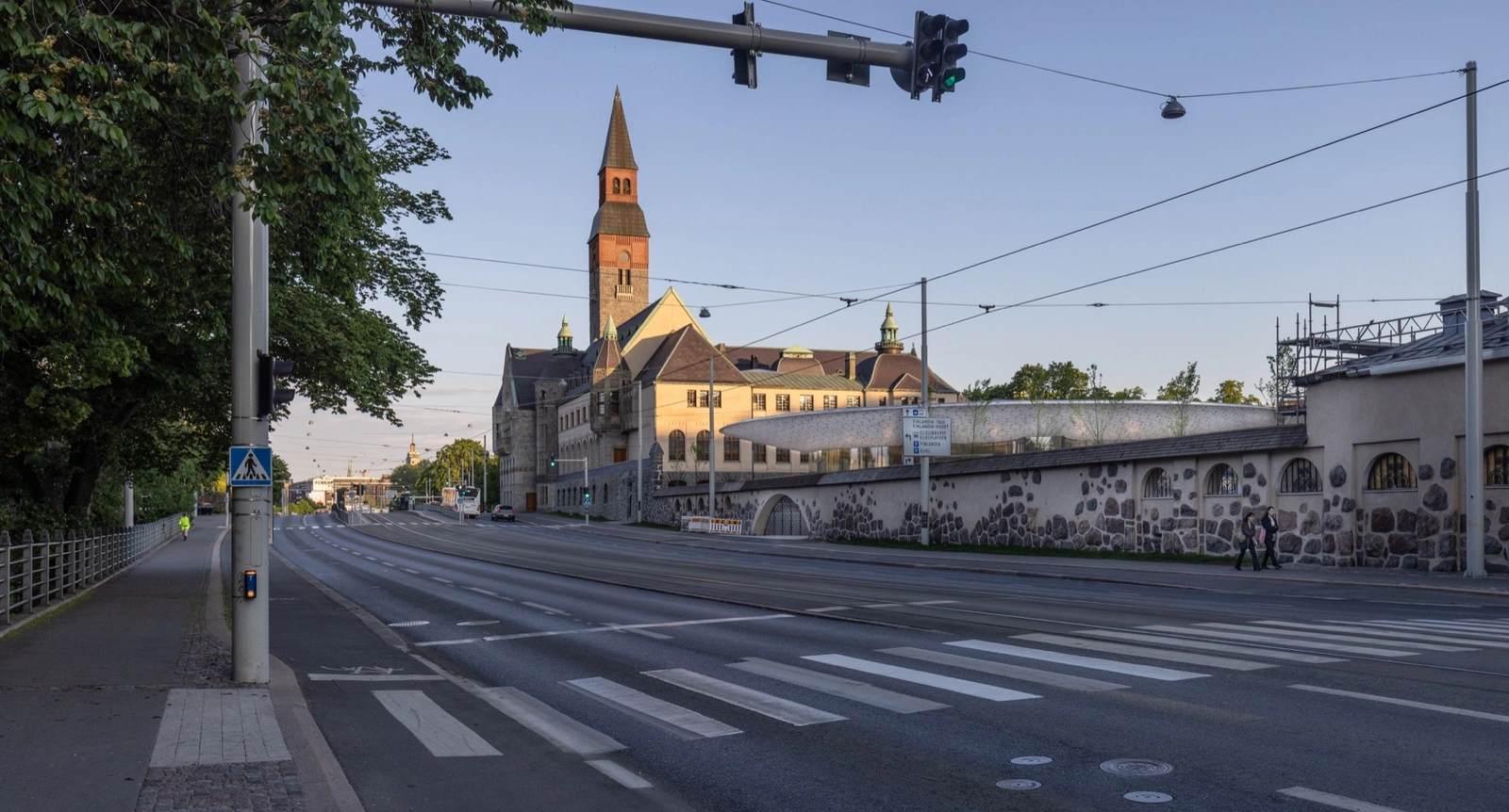 Kansallismuseon uusi Mannerheimintien sis&auml;&auml;nk&auml;ynti ja Atlas-laajennus